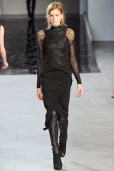 Look 24